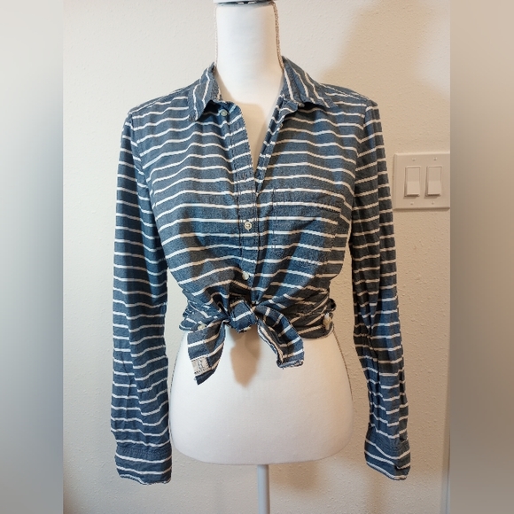 GAP Striped Chambray Top, Sz M - Picture 4 of 7